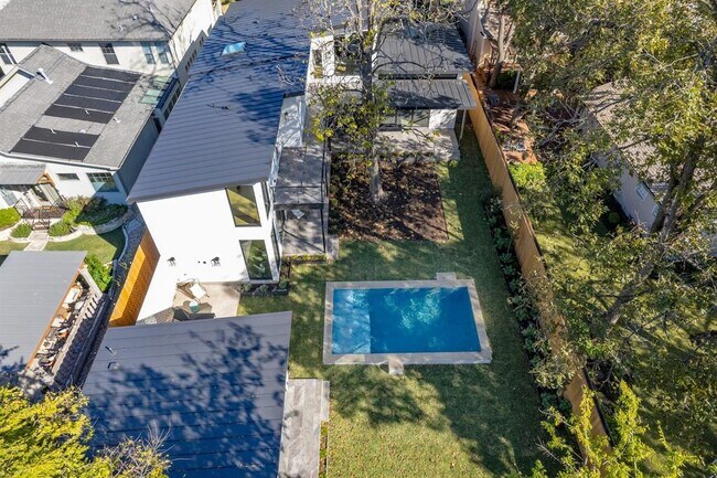 Building Photo - 5512 Shoalwood Ave