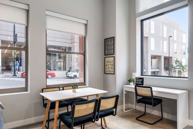 Building Photo - 205 W 4th St