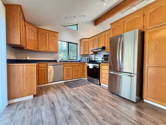 Building Photo - 13327 NW Coho Run