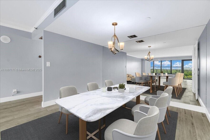 Building Photo - 3200 Port Royale Dr N