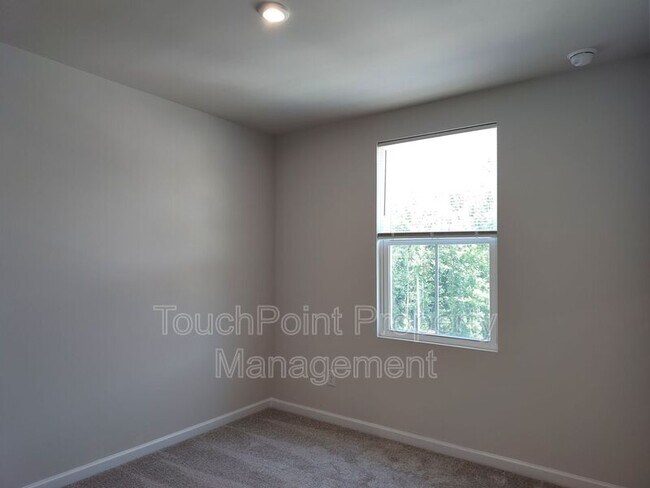 Building Photo - 5850 Granbury Dr