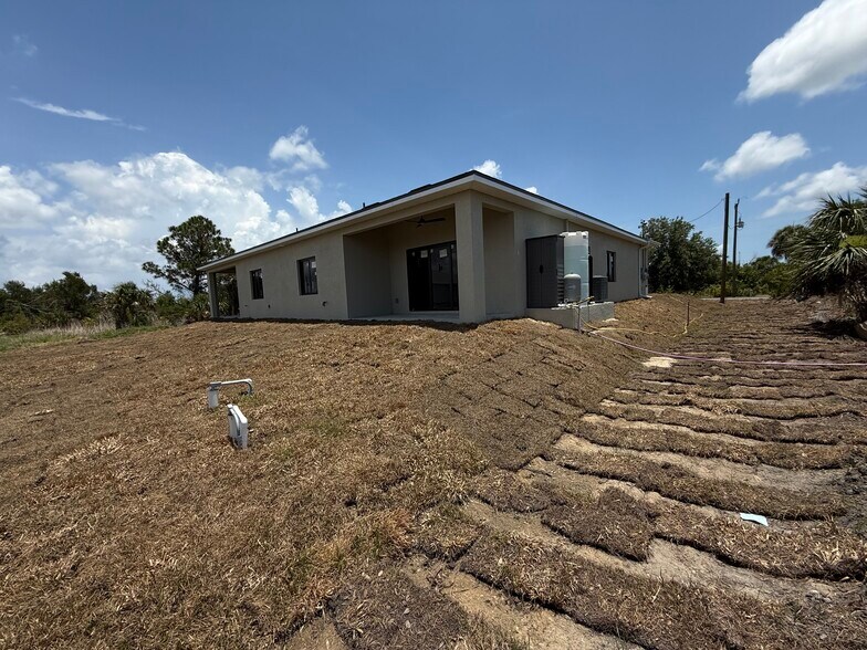 Building Photo - 12136 Tetzel Ave