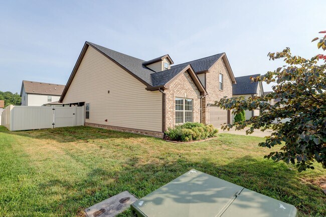 Building Photo - 1008 Meadowview Ln