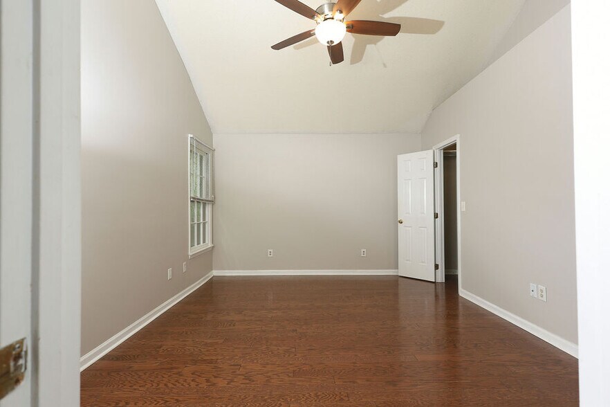 Building Photo - 112 Buena Vista Dr