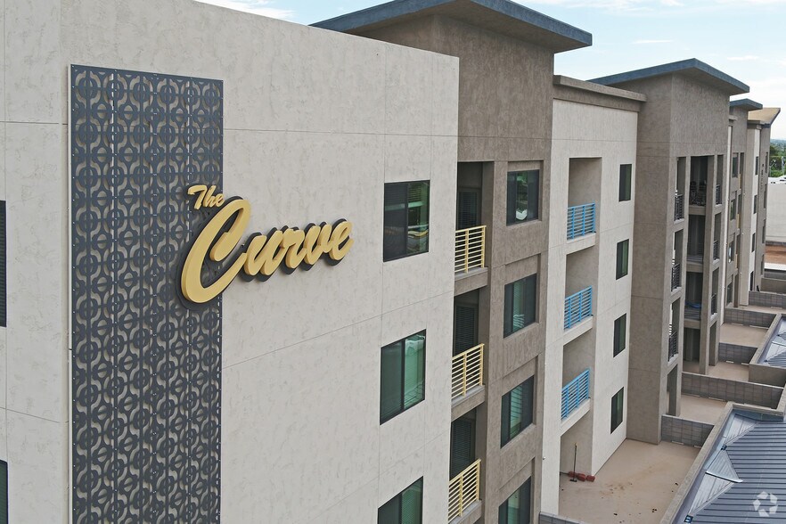 The Curve at Melrose Phoenix, AZ Apartment Finder
