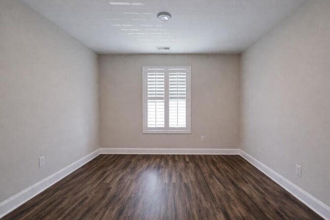 Building Photo - Get ready to fall in love—this sleek, modern beauty in West Creek Farms is bringing the wow facto...