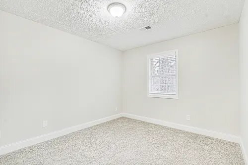 Building Photo - 5485 Pine Dr SW
