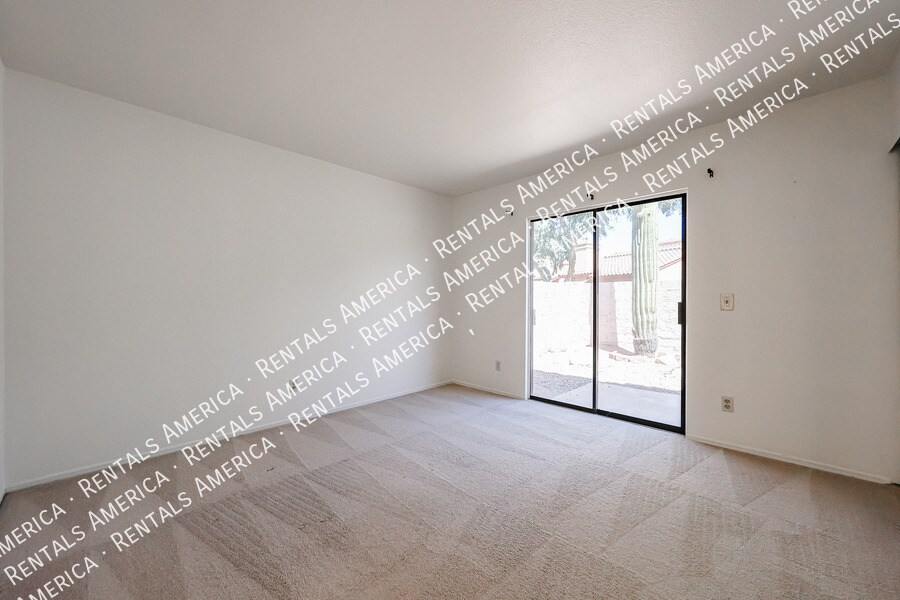 Building Photo - 636 N Cathy Ct