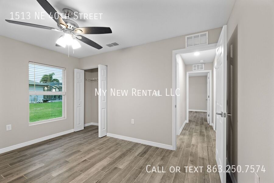 Building Photo - 1513 NE 40th St