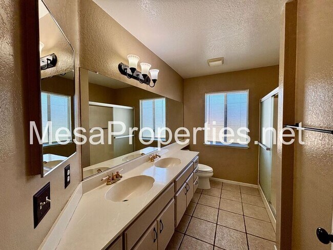 Building Photo - 14145 Heritage Ct