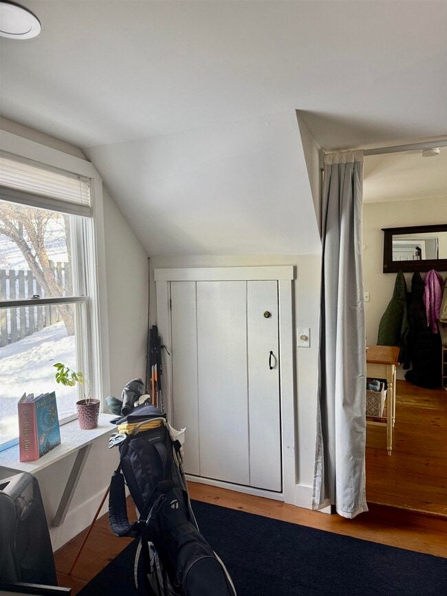 Building Photo - 43 Pleasant St