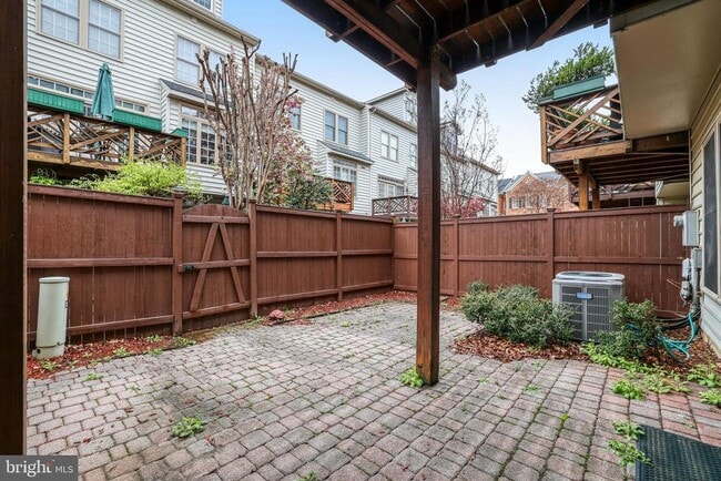 Building Photo - 709 Catts Tavern Dr