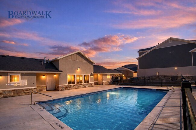 Building Photo - Large Herriman 3 Bed 2 Bath Town Home!