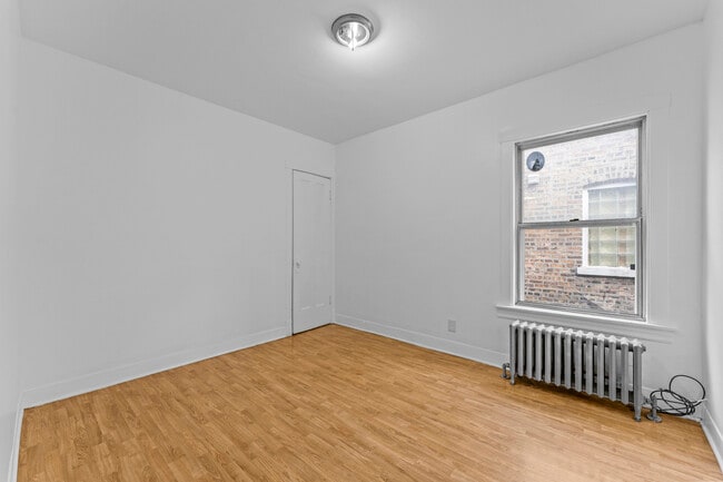 Building Photo - 4634 S Sawyer Ave