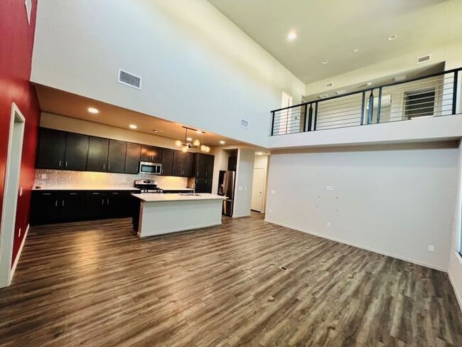 Building Photo - For Rent