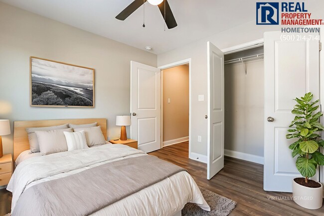 Building Photo - 875 Jane Dr