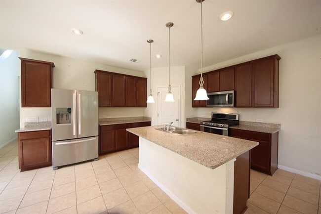 Building Photo - 2929 Harvester Ln