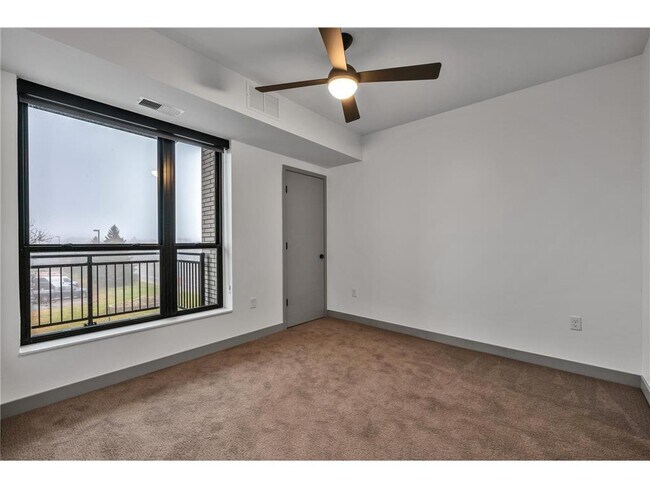 Building Photo - 640 Wisconsin Ave N