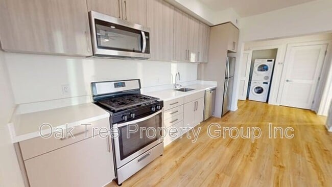 Building Photo - 532 Union St