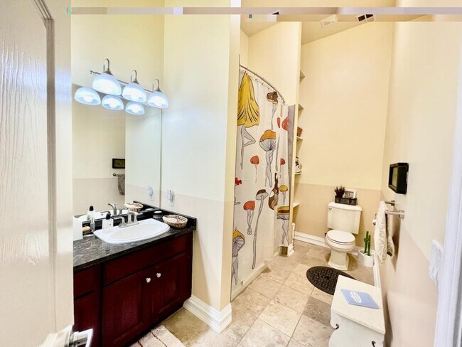 Building Photo - 126 Dudley St