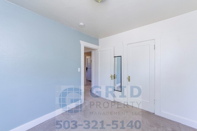 Building Photo - Charming 2 Bedroom Home in Mt Scott Arleta!