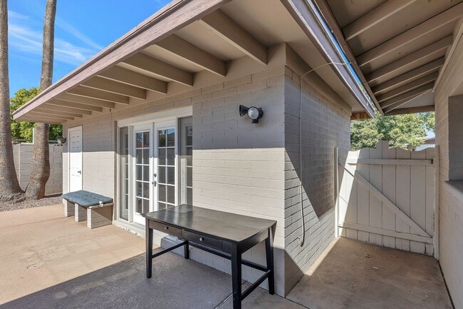 Building Photo - 5-Bedroom Tempe Home with Private Pool, Guest House & Garage Near ASU