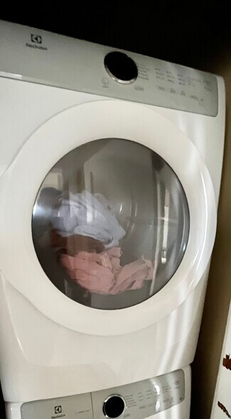 Building Photo - 5 Glenley Ter