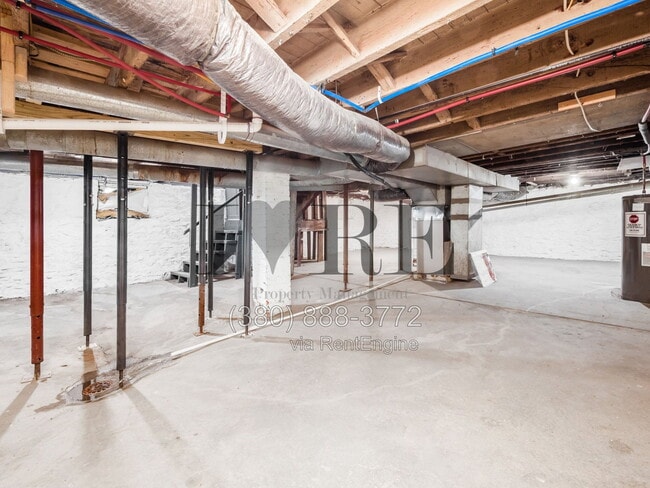 Building Photo - 806 Sullivant Ave