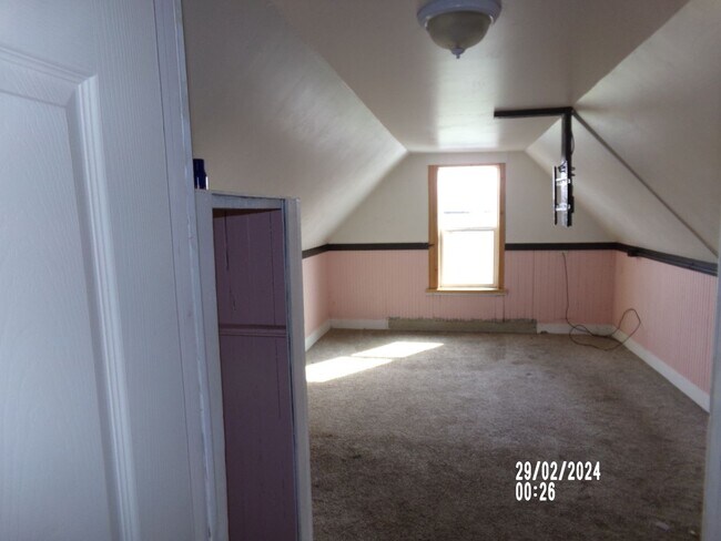 Building Photo - 4bd 1ba Home