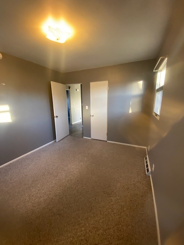 Building Photo - 1617 St Johns Ave