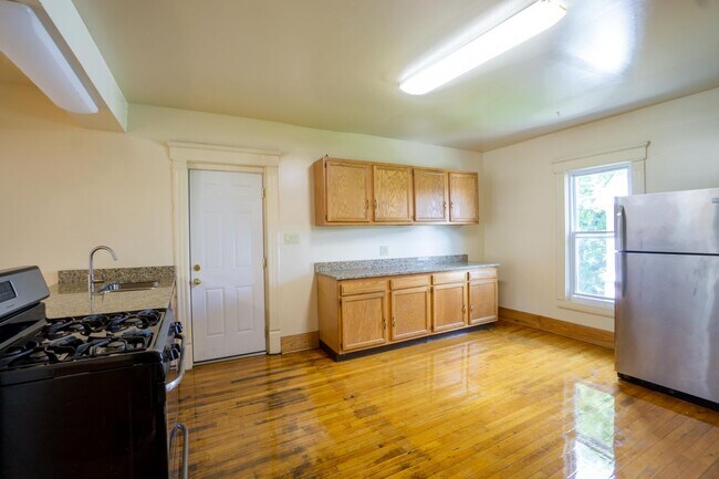 Building Photo - 430 Westcott St
