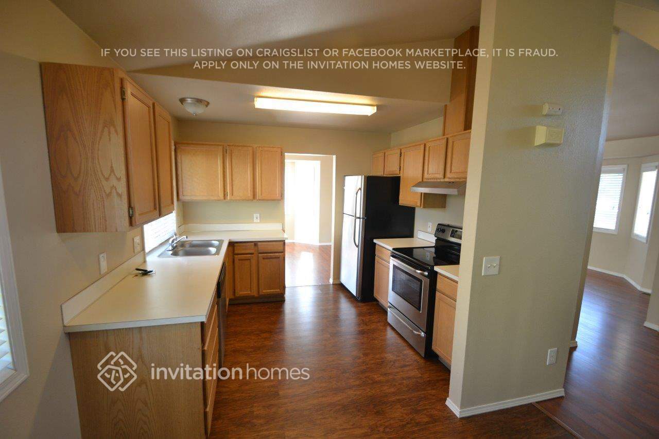 Building Photo - 3244 S 302nd Pl