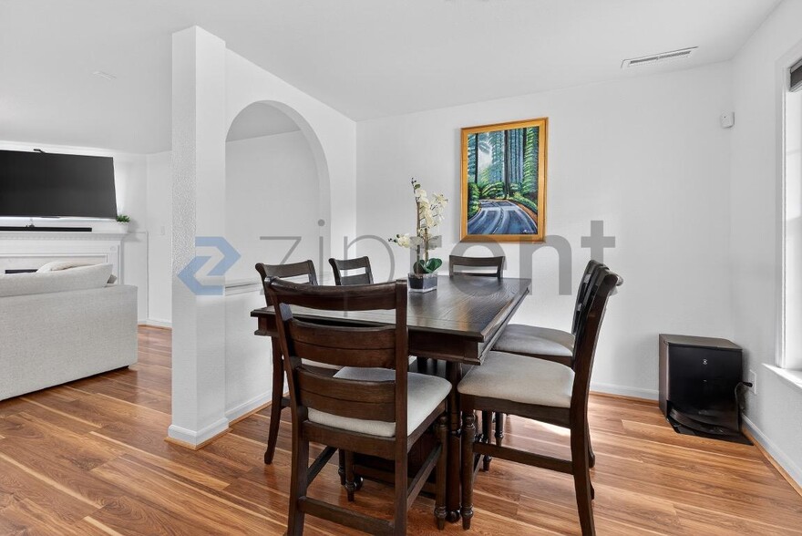 Building Photo - 504 Zander Woods Ct