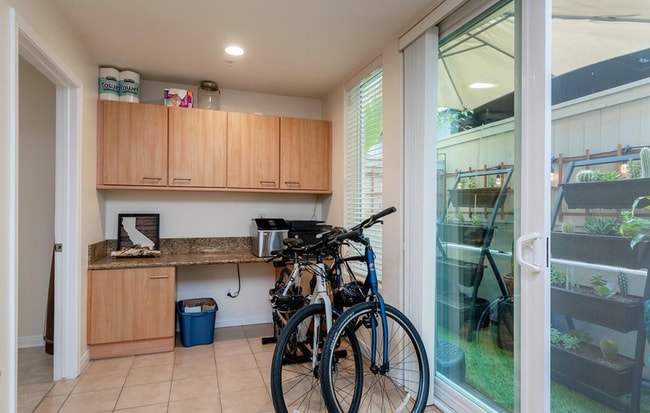 Building Photo - 4057 First Ave.