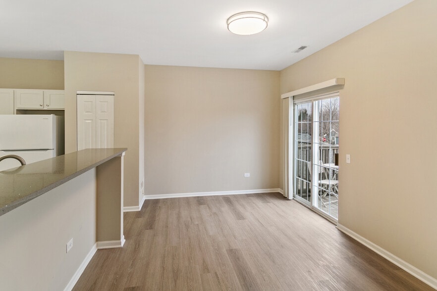 Building Photo - 1171 Mount Vernon Dr