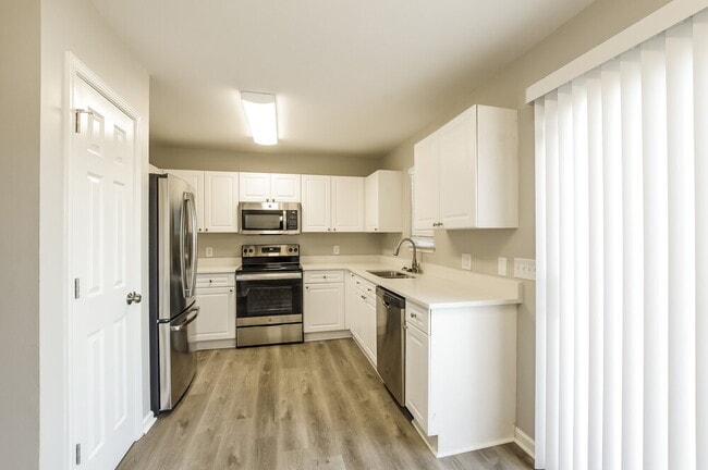 Building Photo - 5746 Laborde Ave