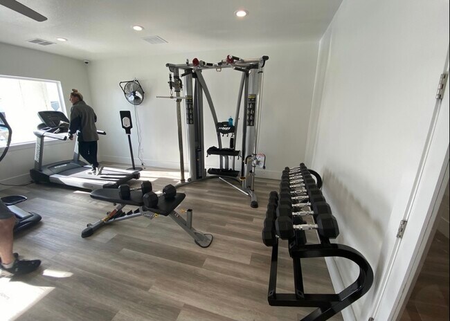 Building Photo - 523 N 310 W