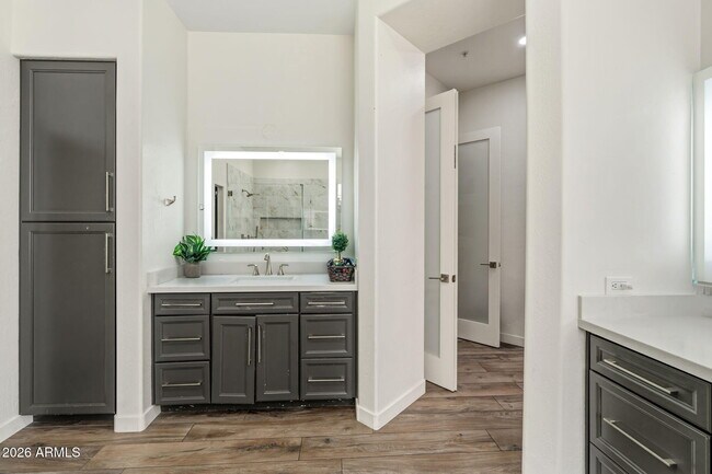 Building Photo - 10840 E Bahia Dr
