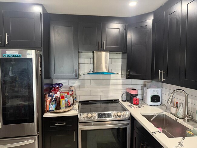 Building Photo - 4174 Inverrary Dr