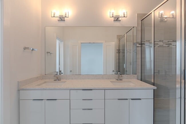 Building Photo - 18736 Centro Main St