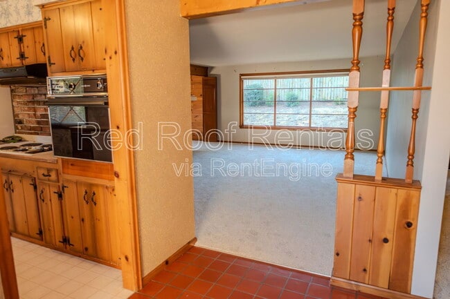 Building Photo - 815 Maywood Ln