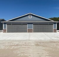 Building Photo - 6912 N Hydraulic Ave