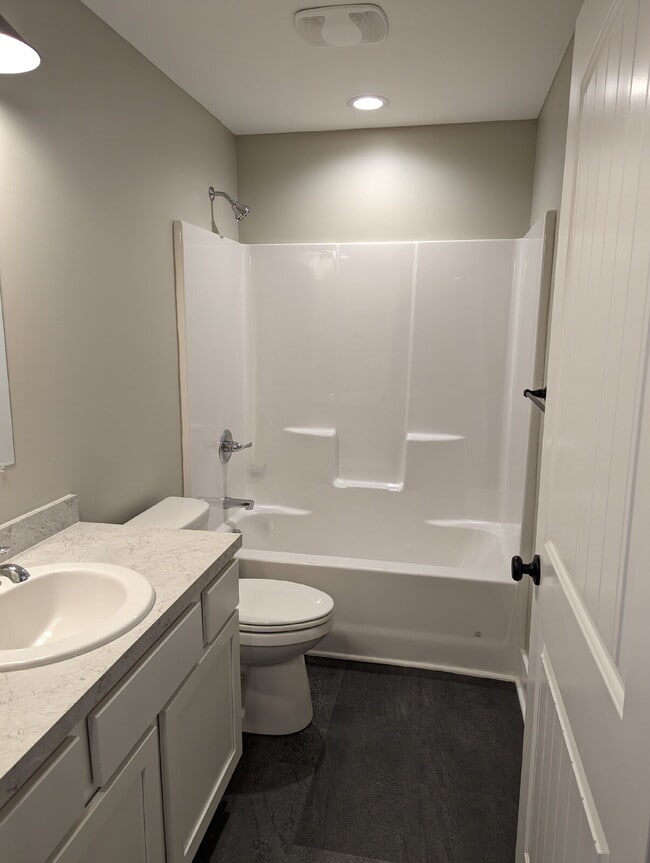 Building Photo - Recently Built 4 Bedroom, 2.5 Bath Duplex in Grandville