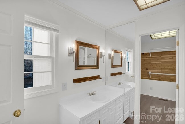 Building Photo - 408 Wilby Dr