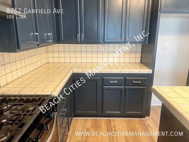 Building Photo - 8762 Garfield Ave