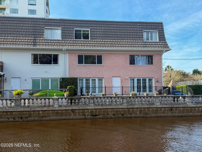 Building Photo - 2950 St Johns Ave