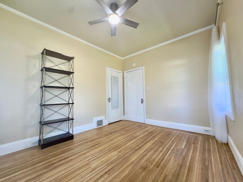 Building Photo - 2615 Maxwell Ave