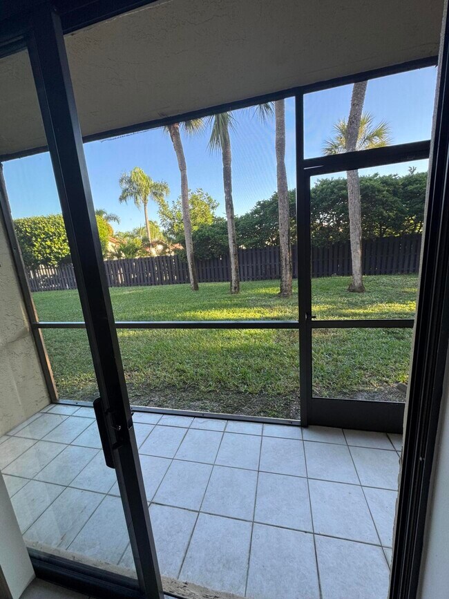 Building Photo - 21890 Lake Forest Cir