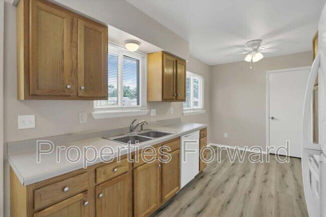 Building Photo - 2779 Woodgrove Dr