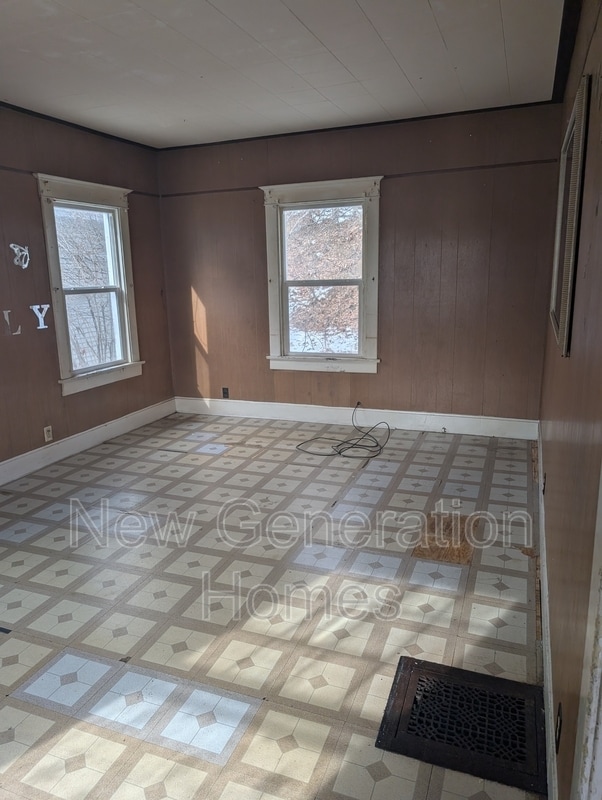 Building Photo - 1603 NE Glendale Ave